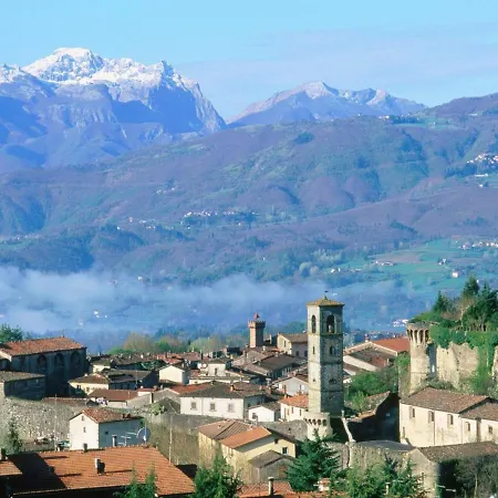 Holiday home Tuscan Farmhouse In Castiglione Di Garfagnana With Garden